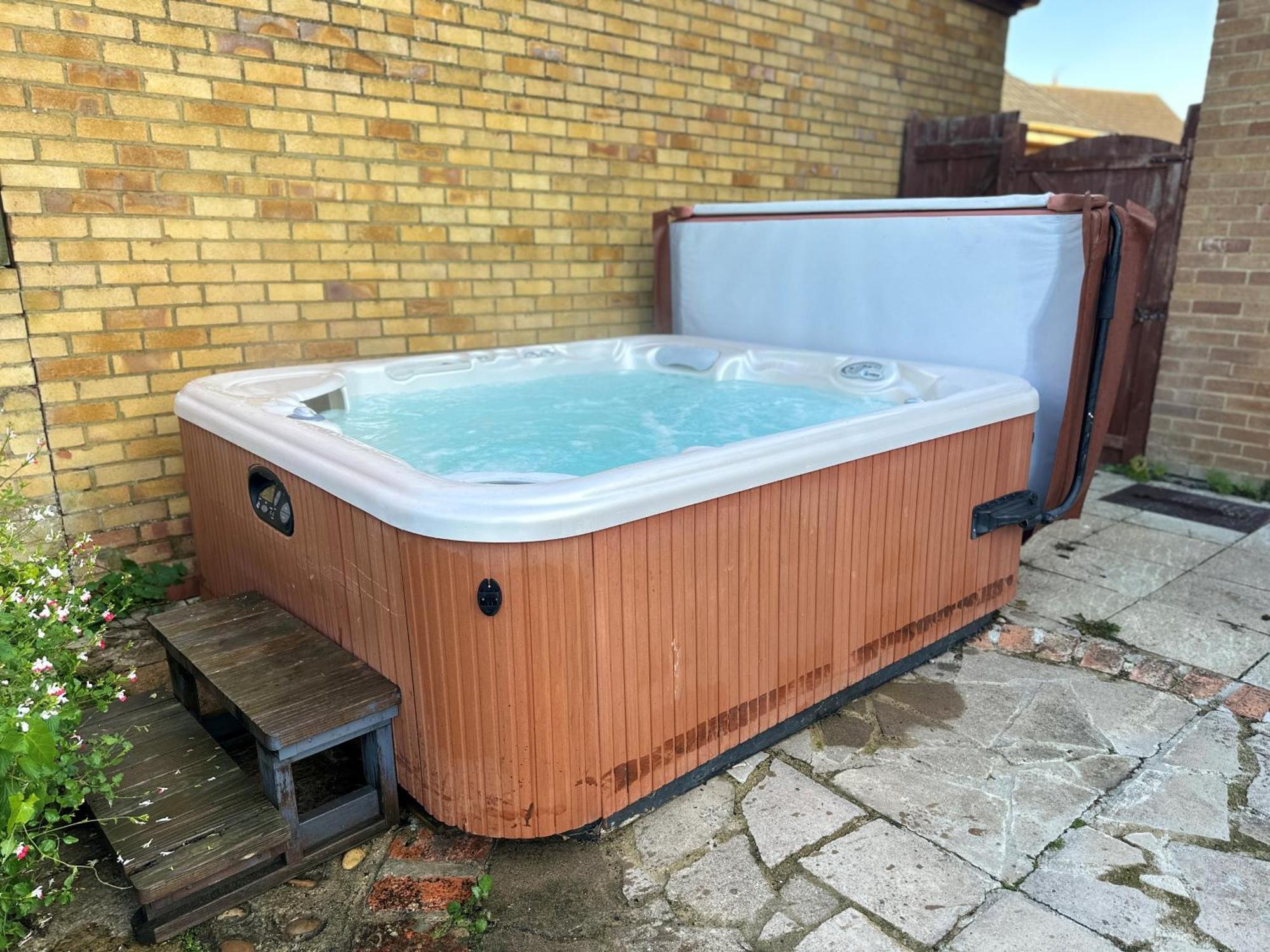 Kennedy Villa - 5 Bedroom House With Hot Tub, Wifi, Free Parkings, Close To Bicester Village Экстерьер фото