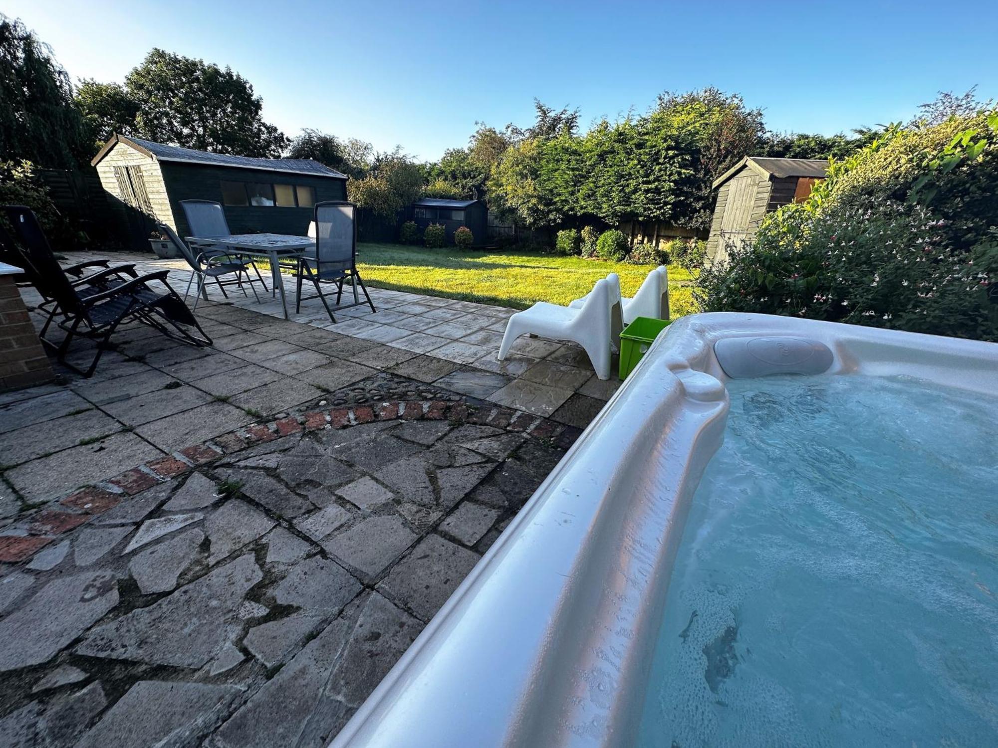 Kennedy Villa - 5 Bedroom House With Hot Tub, Wifi, Free Parkings, Close To Bicester Village Экстерьер фото