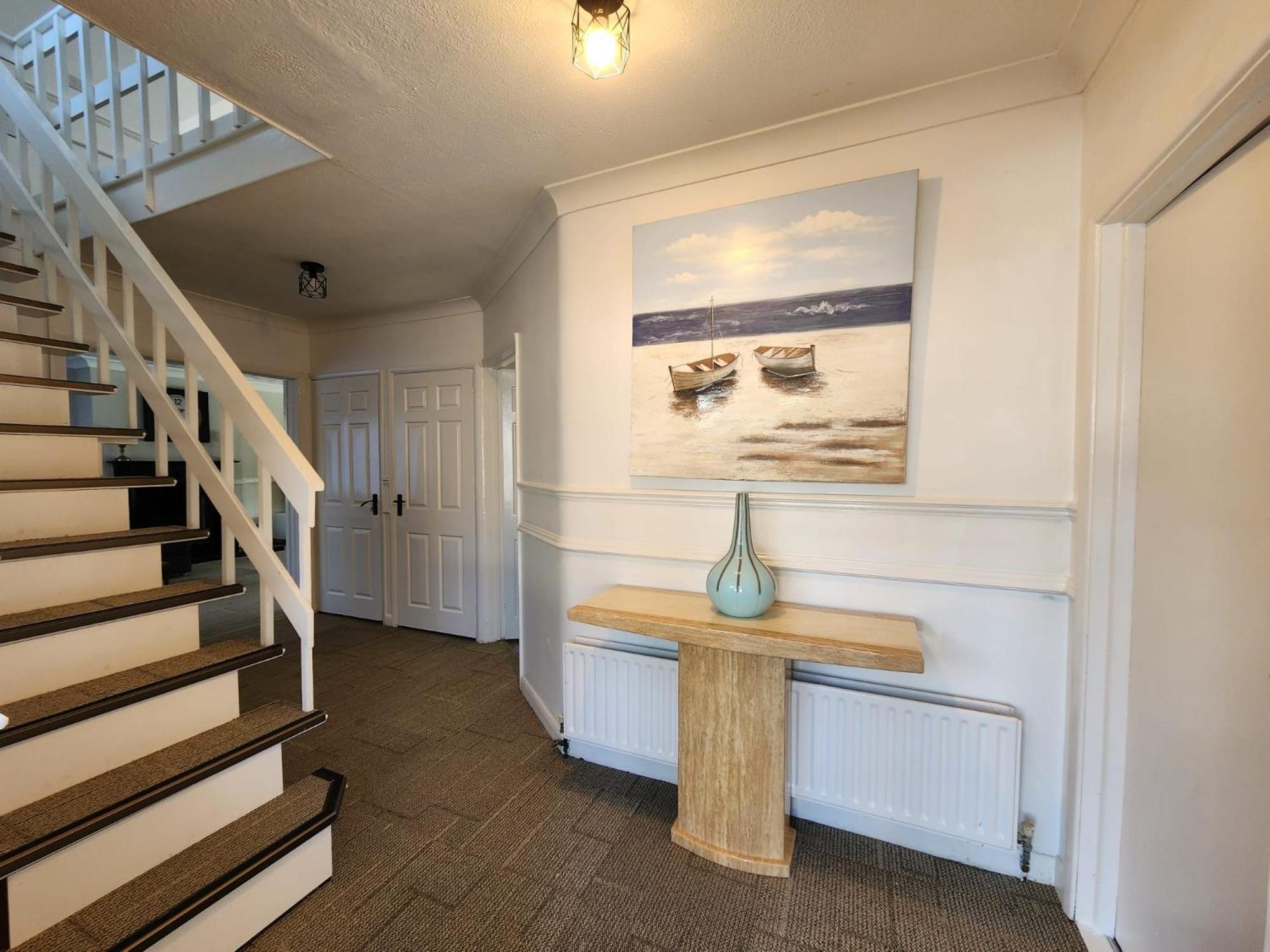 Kennedy Villa - 5 Bedroom House With Hot Tub, Wifi, Free Parkings, Close To Bicester Village Экстерьер фото