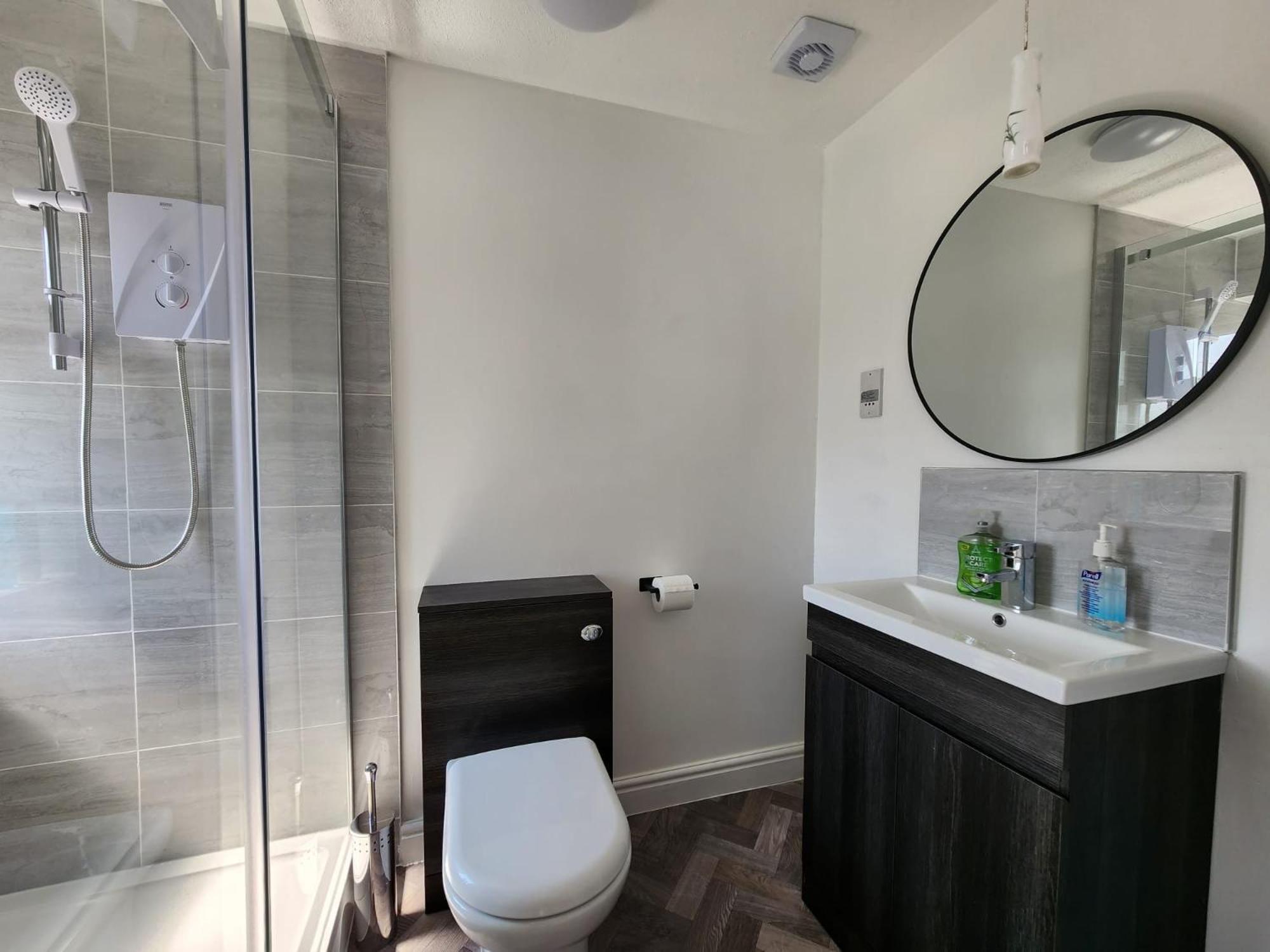 Kennedy Villa - 5 Bedroom House With Hot Tub, Wifi, Free Parkings, Close To Bicester Village Экстерьер фото