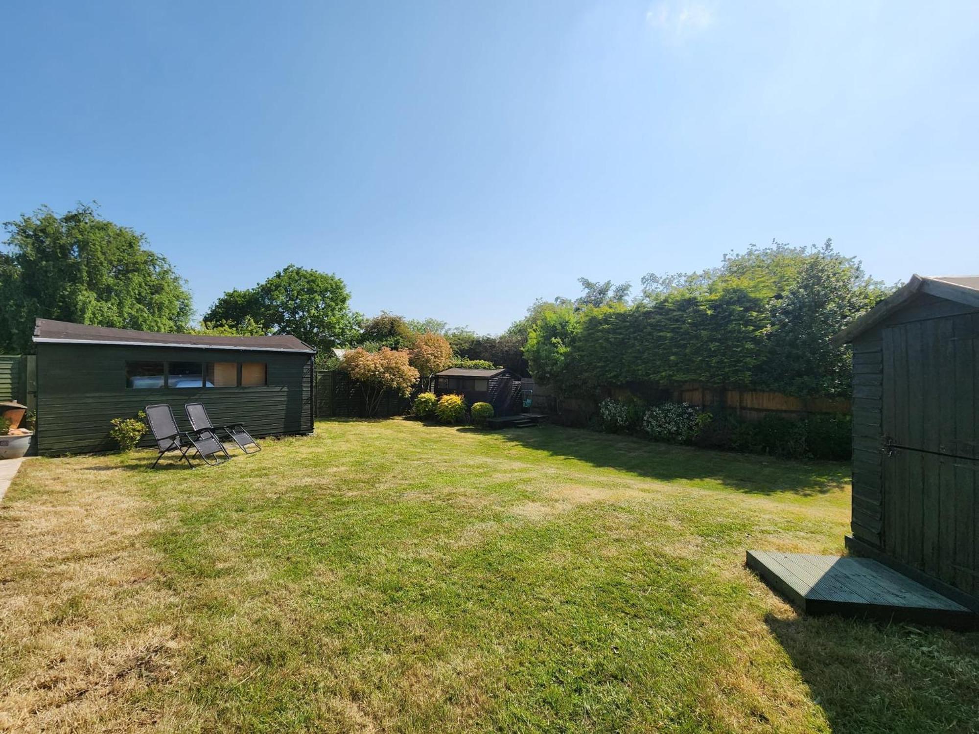 Kennedy Villa - 5 Bedroom House With Hot Tub, Wifi, Free Parkings, Close To Bicester Village Экстерьер фото